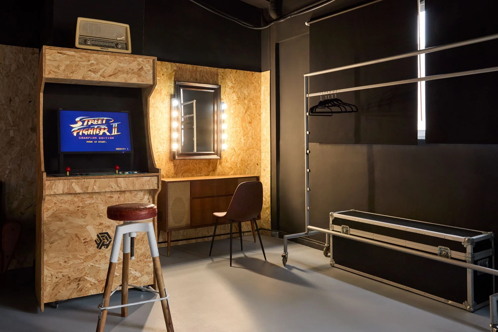 Zona de maquillaje y vestuario estudio Elche