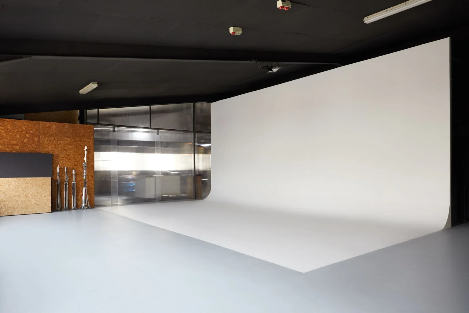 Ciclorama profesional 46m² estudio fotográfico Elche LFDH